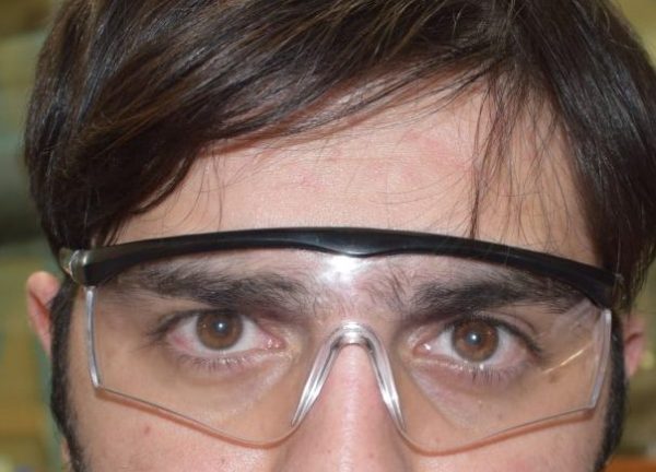 عینک محافظ چشم پزشکی